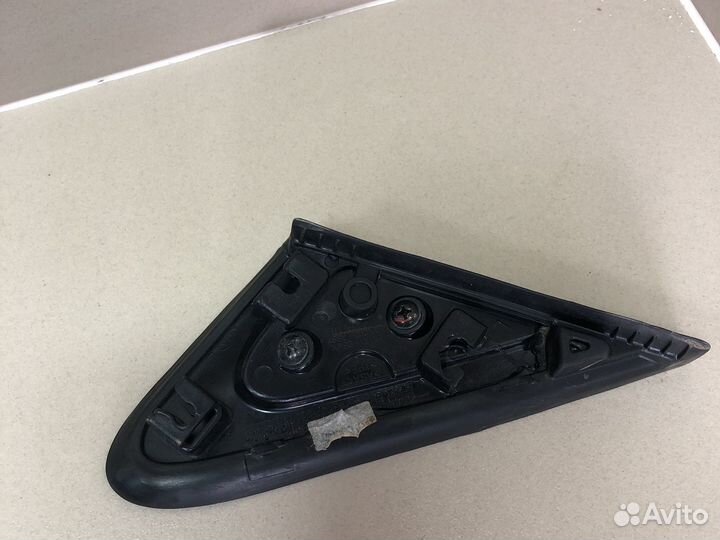 Накладка уголок зеркала левого Kia Sorento Prime