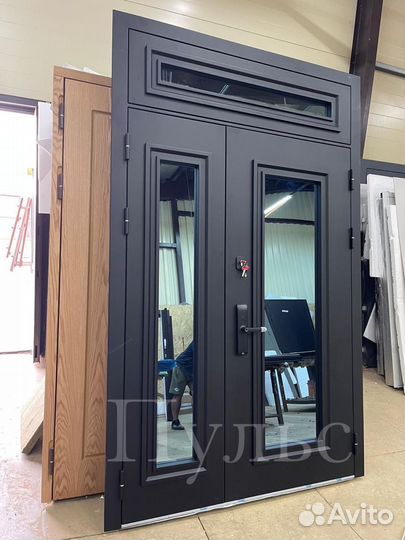 Дверь с терморазрывом и стеклопакетом