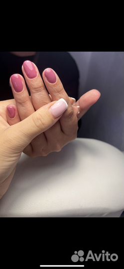 Модель на маникюр
