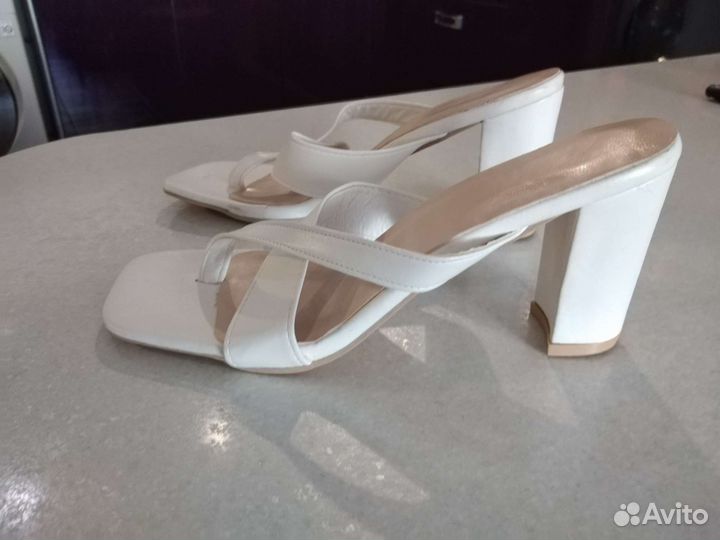Босоножки новые