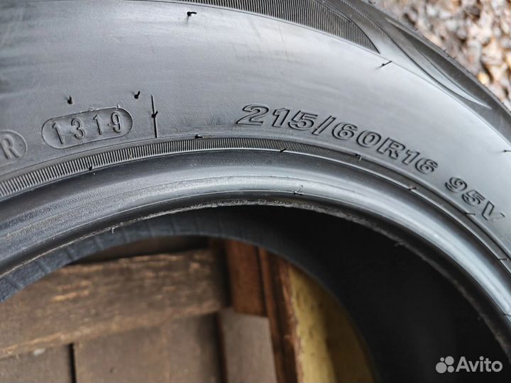 Nexen N'Fera SU1 215/60 R16 95V