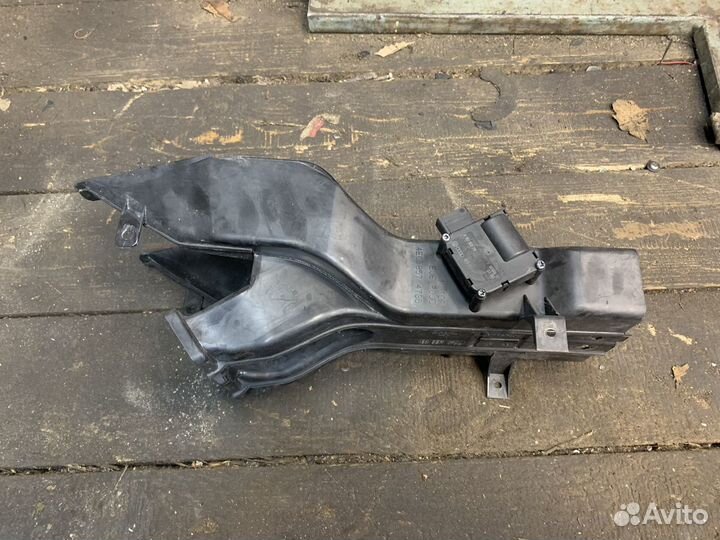 Audi a8 d3 воздуховод центральный