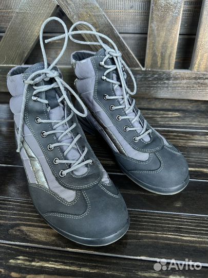 Демисезонные женские ботинки Ecco 37 р-р