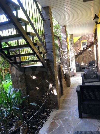 Дом 400 м² на участке 5 сот.