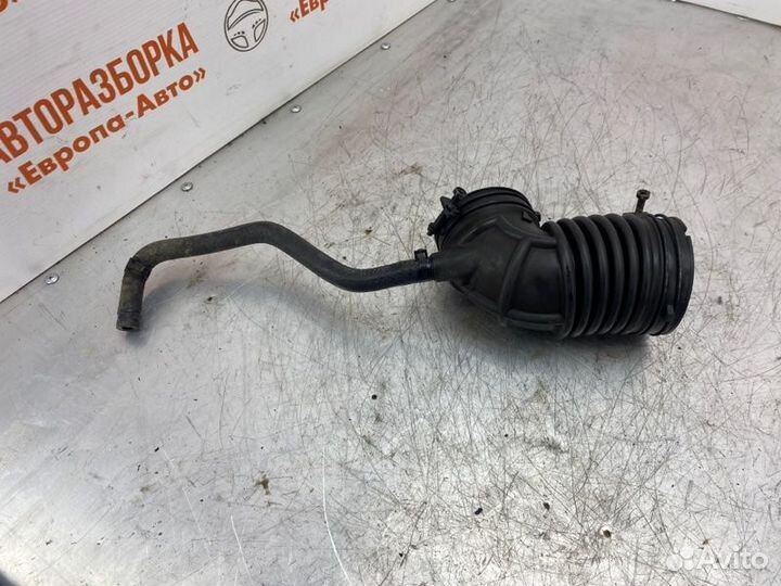 Патрубок воздушного фильтра Kia Magentis 2 седан 2