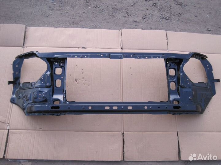 Передняя панель телевизор Toyota Land Cruiser 120