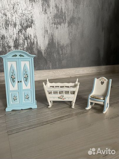 Мини детский дом. Кровать, шкаф, стул