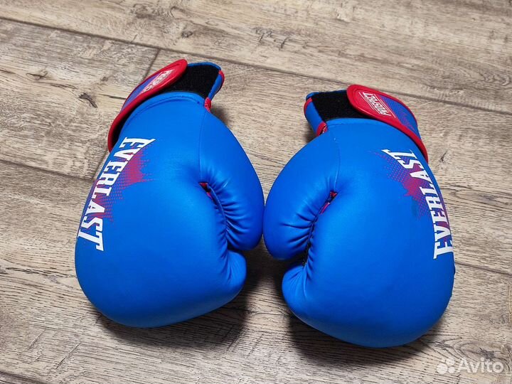 Боксерские перчатки everlast