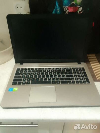 Ноутбук asus