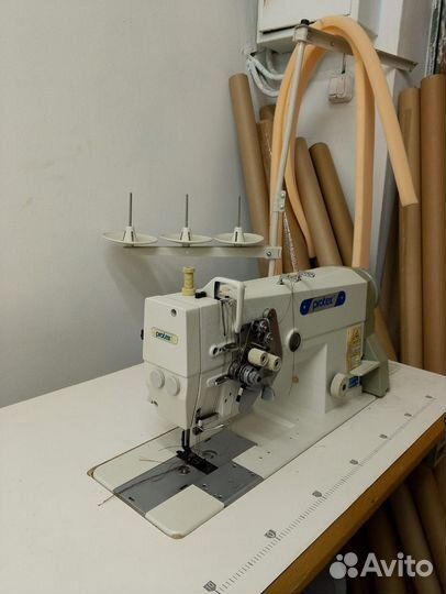 Швейная машинка двухигольная