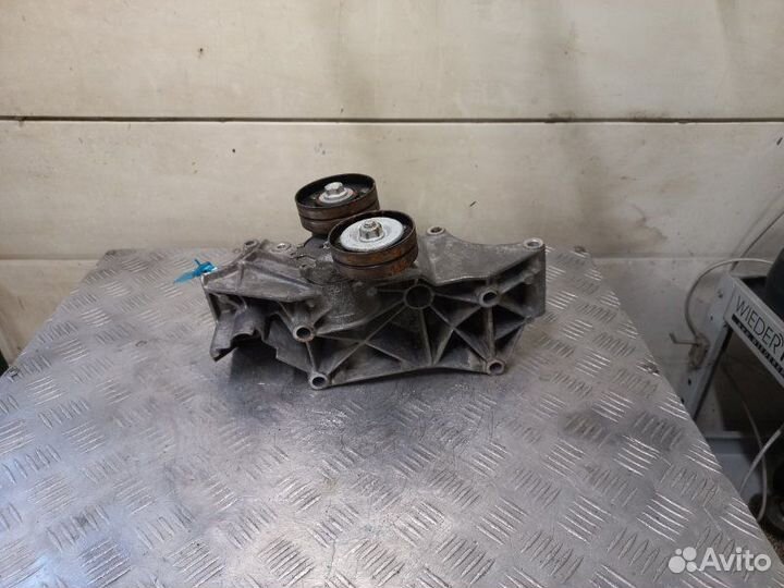 Кронштейн генератора Skoda Octavia A4 1.4 AHW