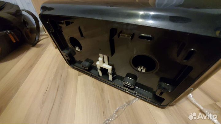 Диспенсер для туалетной бумаги