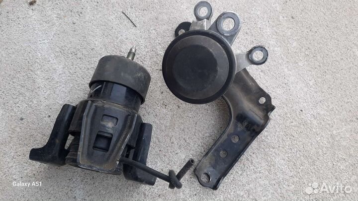 Правая опора двигателя Nissan Teana j32