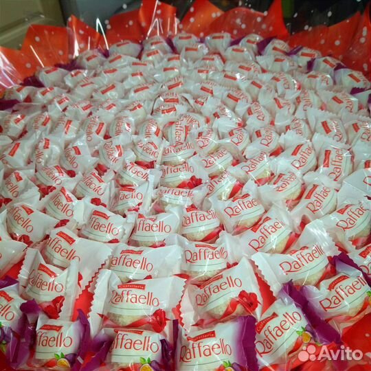 Сладкий букет из конфет Рафаэлло