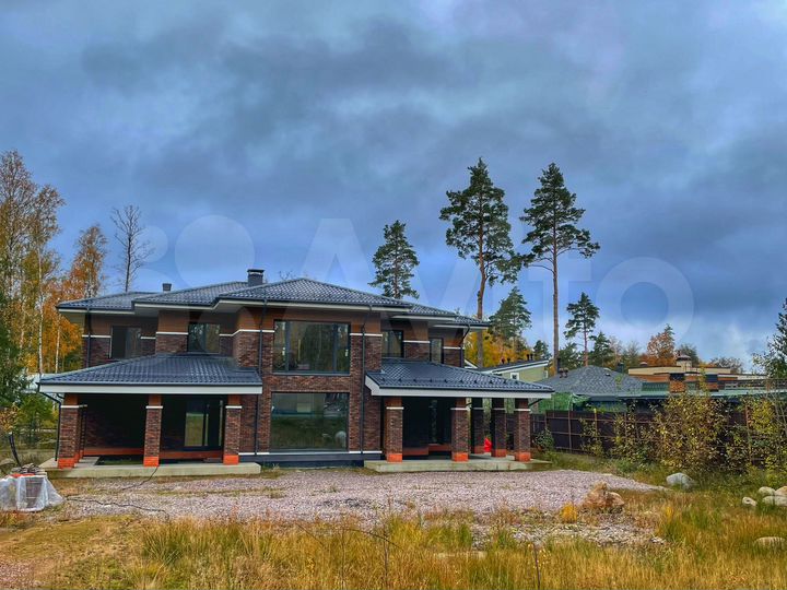 Коттедж 209 м² на участке 15,5 сот.