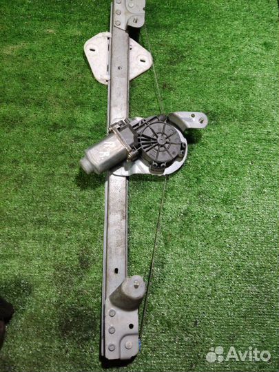 Стеклоподъемник передний правый Renault Logan