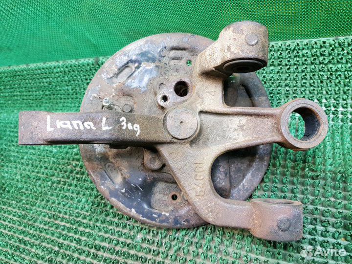 Кулак цапфа задний левый Suzuki Liana ER M16A