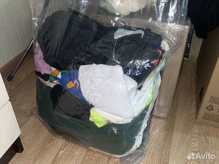 2 пакета детских вещей