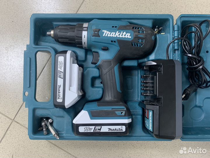 Шуруповерт makita df488d