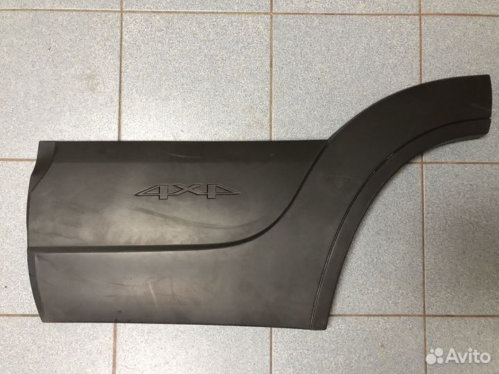 Молдинг задней левой двери Niva Chevrolet