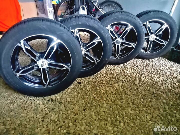 Колеса 4шт. Литые диски+Nokian Лето 175/65R14