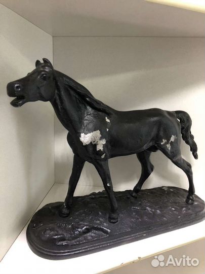 Фигурка лошадь