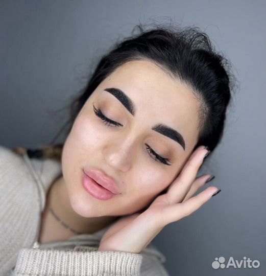 Перманентный макияж бровей губ и век татуаж