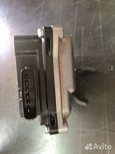 Актуатор переднего моста оригинал hilux