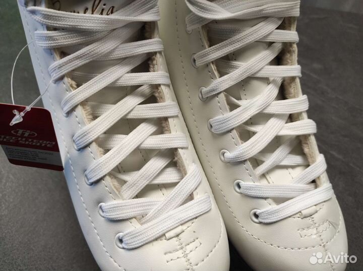 Коньки фигурные TT Camelia