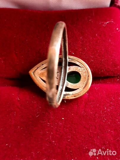 Серебряное кольцо с турецким изумрудом и рубинами