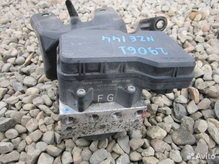 Блок abs Toyota Corolla Fielder NZE144 1NZ-FE