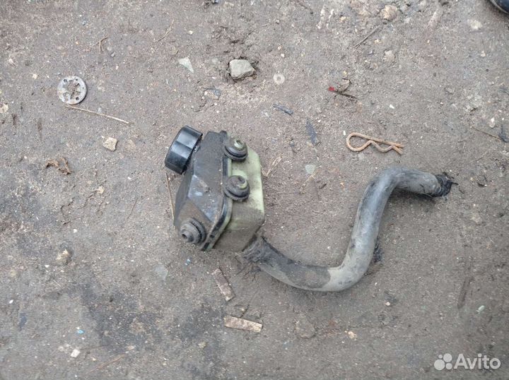 Бачок гура volvo c40