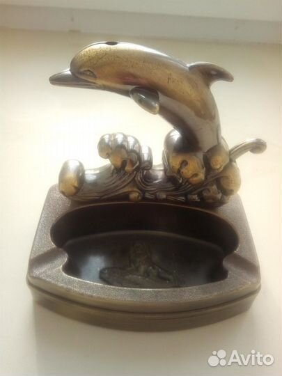 Новая зажигалка + пепельница Дельфин