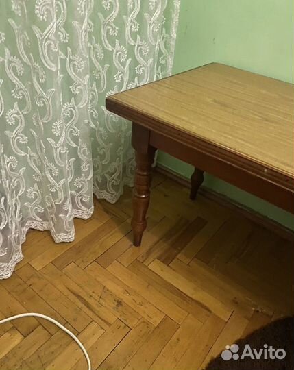 Стол деревянный