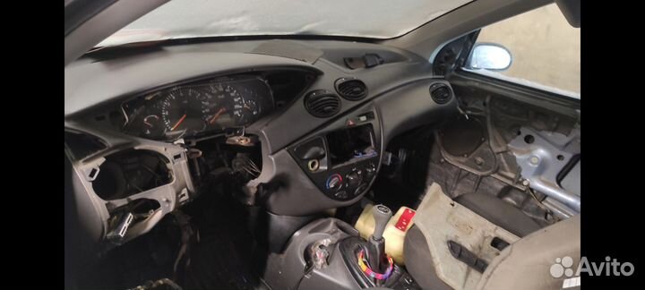 Торпедо форд фокус 1 чёрное без подушки