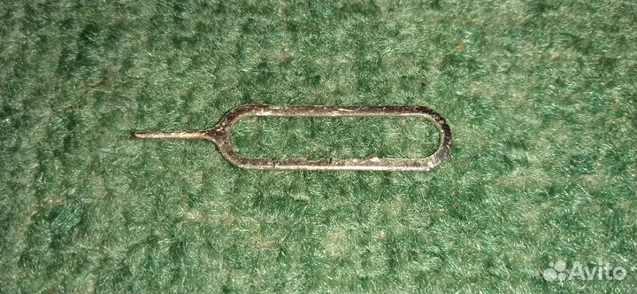 Скрепка для извлечения SIM-карты смартфона