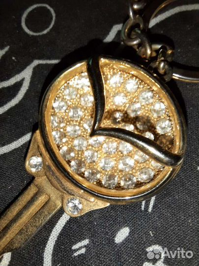 Брелок автомобильный mazda