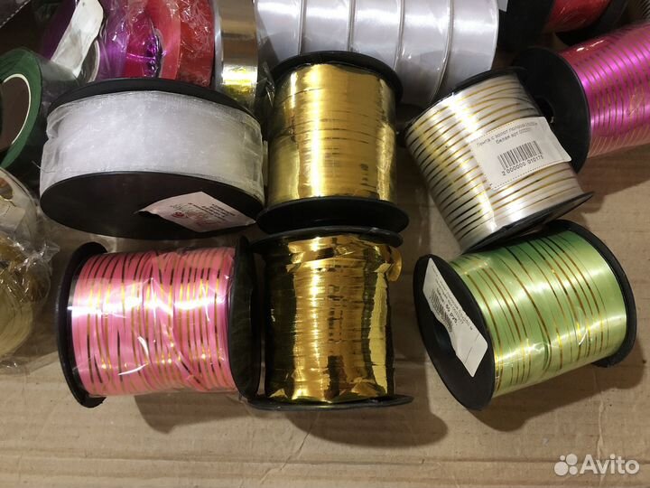 Лента и бумага для упаковки цветов и подарков