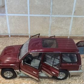 Модели 1:18. Mitsubishi pajero