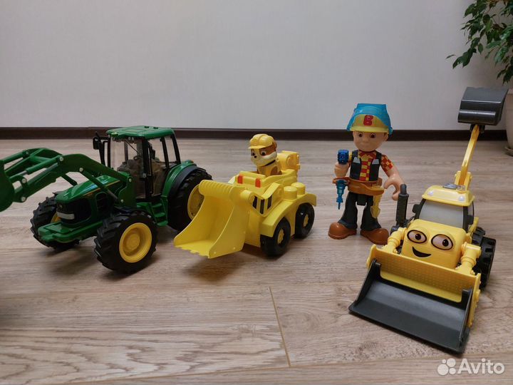 Много игрушек для мальчика