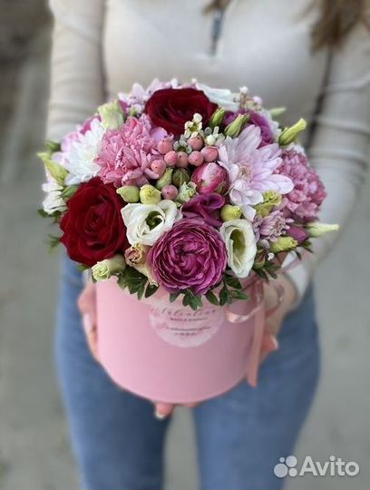 Букеты в шляпной коробке