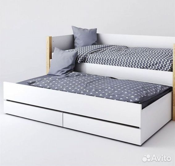 Детская кровать с бортиками