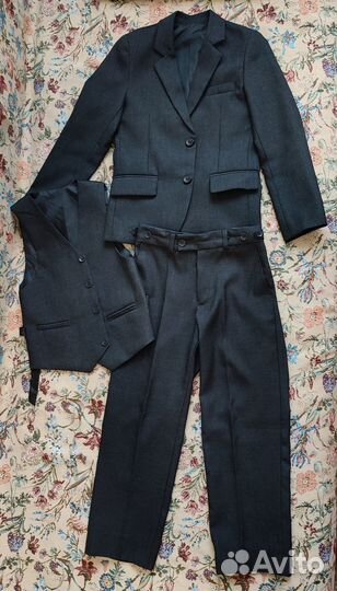 Школьная форма (костюм тройка)для мальчика 116-122