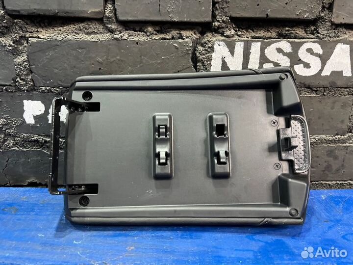 Подлокотник Nissan X-Trail HNT32-108732 MR20DD