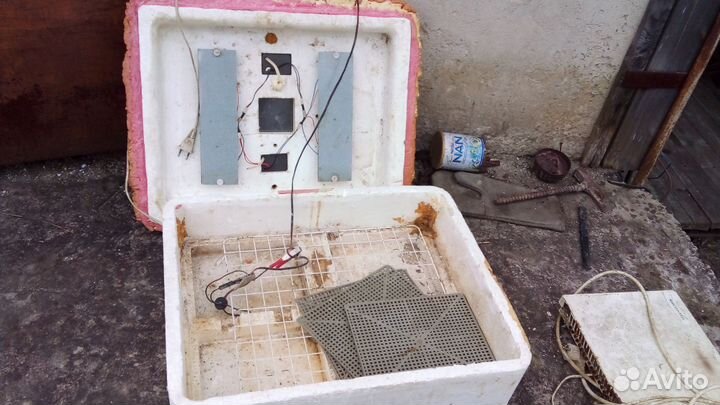 Инкубатор + свет + клетки для перепелов