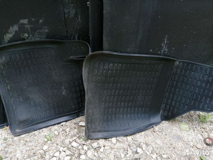 Автомобильные коврики резиновые