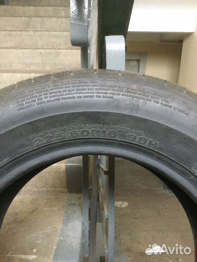 Dunlop SP Sport 9000 225/60 R16