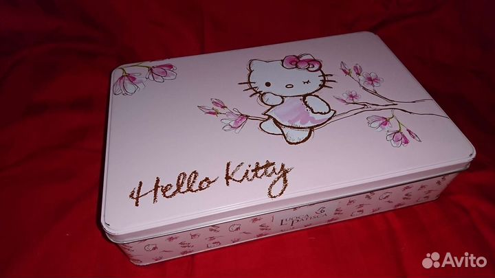 Комплект белья Китти в металлической коробке