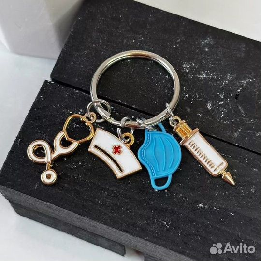 Брелок для ключей Медик