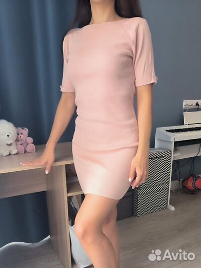 Платье розовое